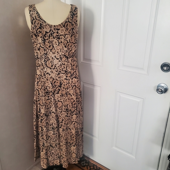 VINTAGE Rabbit Design Dress - Picture 6 of 8